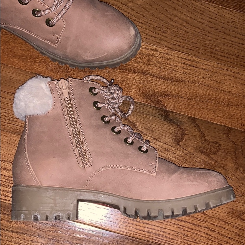 Light Pink/Mauve Boots with fur trim